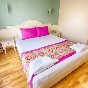 Hotel S3 Orange